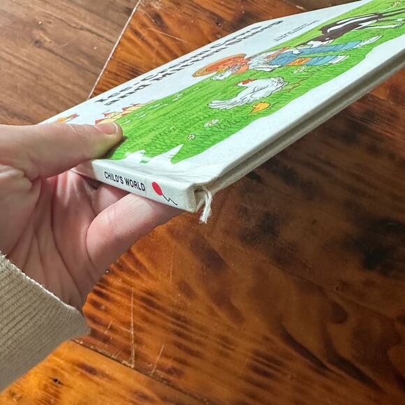 Vintage 1988 Ice-Cream Cows & Mitten Sheep A Book About What Farms Make - Picture 6 of 8